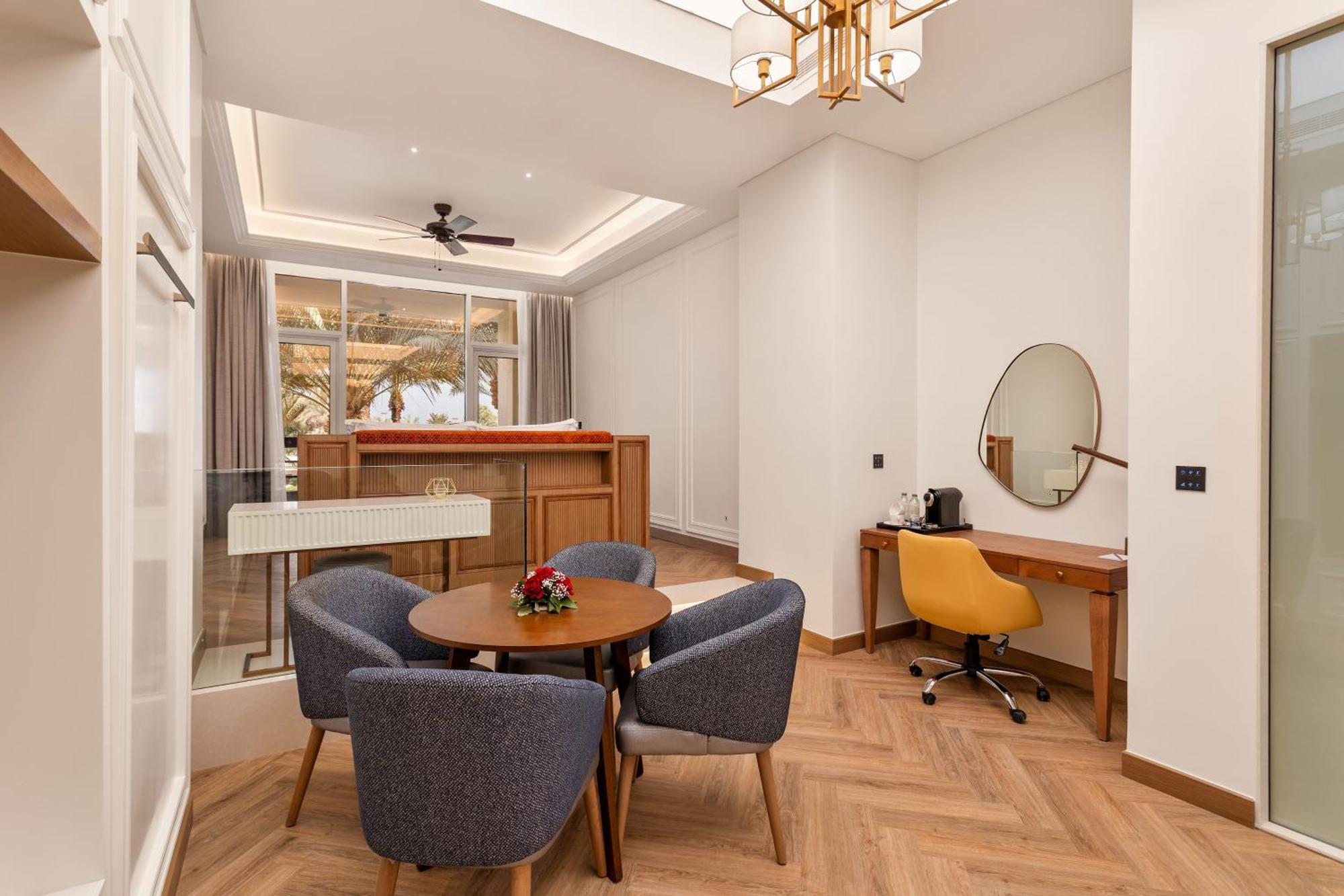 Ajman Hotel & Villas By Blazon Hotels Екстериор снимка A suite at the hotel