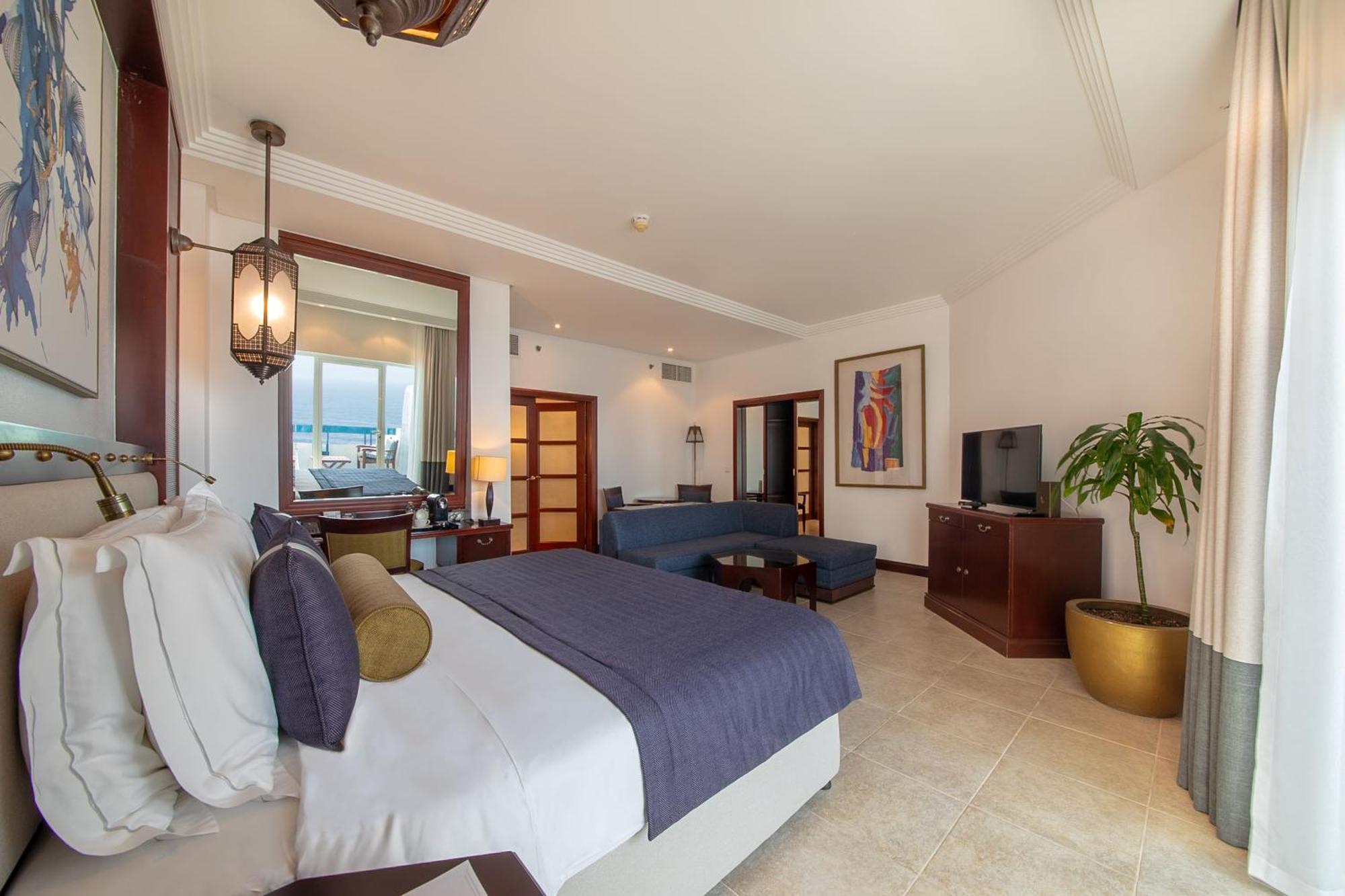 Ajman Hotel & Villas By Blazon Hotels Екстериор снимка Suite